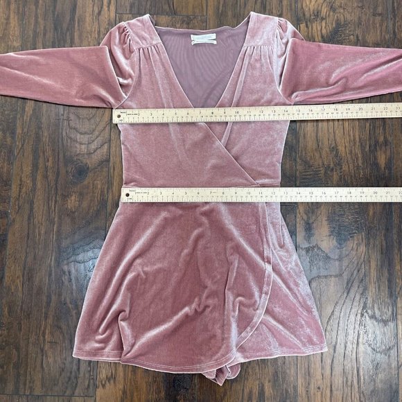 Urban Outfitters Romper XS Dusty Pink Velvet Wrap-Front Long Sleeve Stretch - Picture 9 of 16